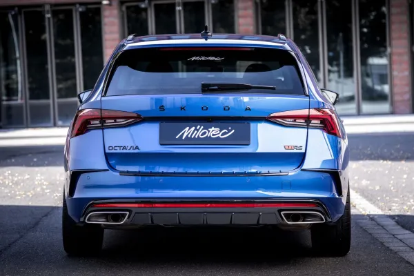 Milotec Luftauslassblenden für Skoda Octavia IV RS – schwarz (Klavierlack)